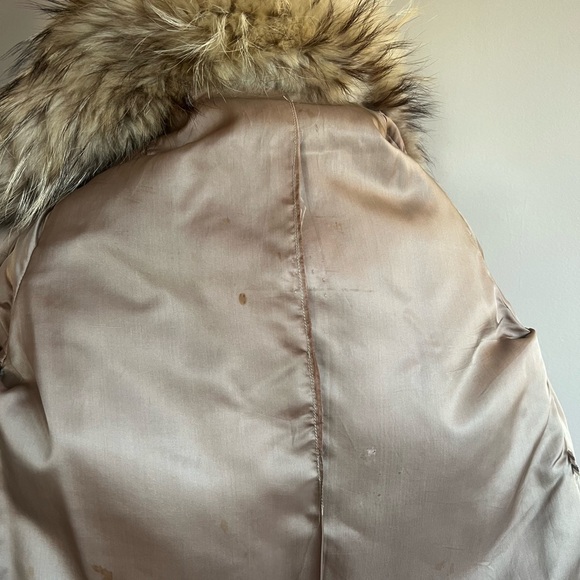 Tanuki Raccoon Fur Coat - Picture 8 of 9